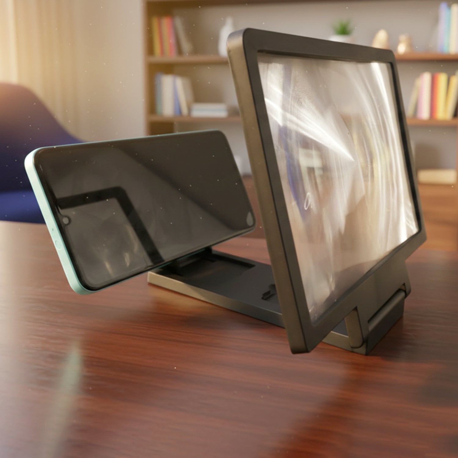 Compact smartphone screen booster