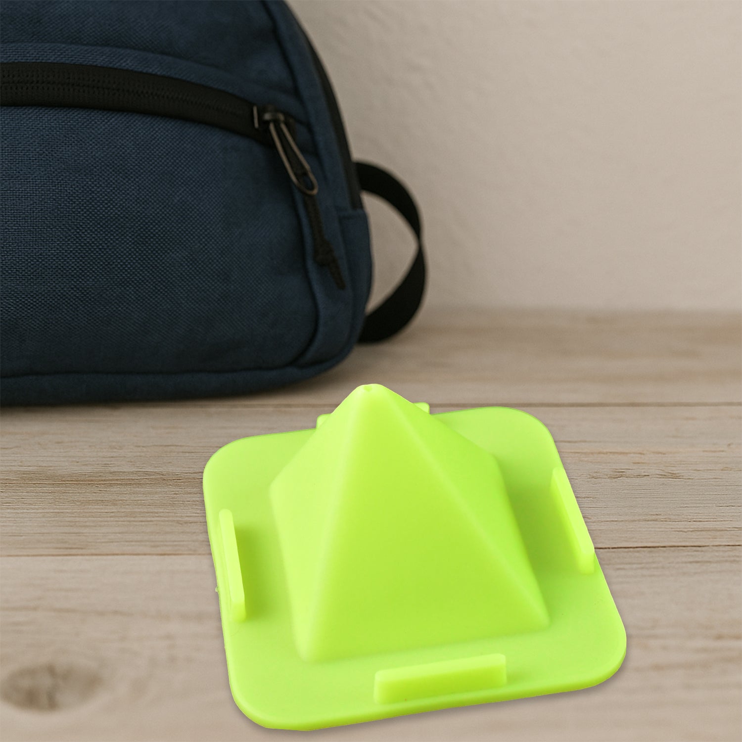 Pyramid Mobile Holder